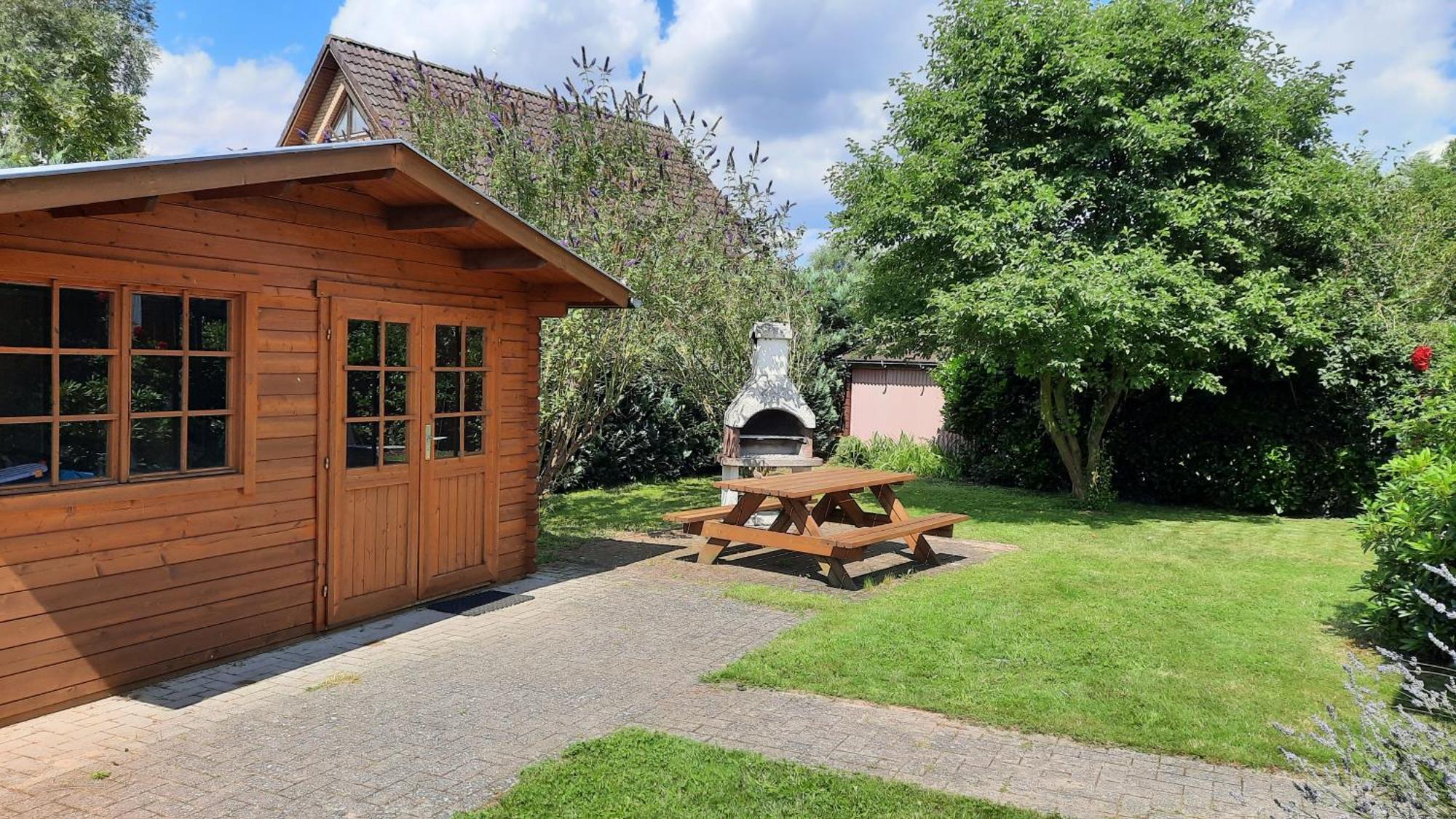 Ferienhaus Sasse Ferienwohnungen Mit Garten & Grill Molschow Exterior foto
